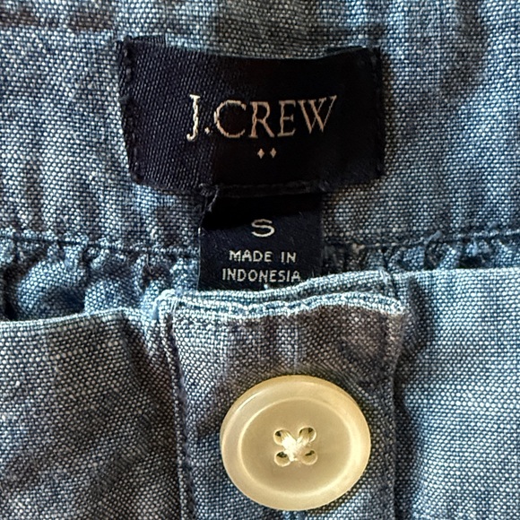 Button front Top - Picture 3 of 4